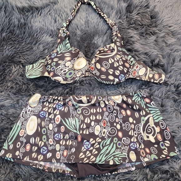 BECREATIVE High Quality Two Piece Swimsuit - Picture 1 of 14